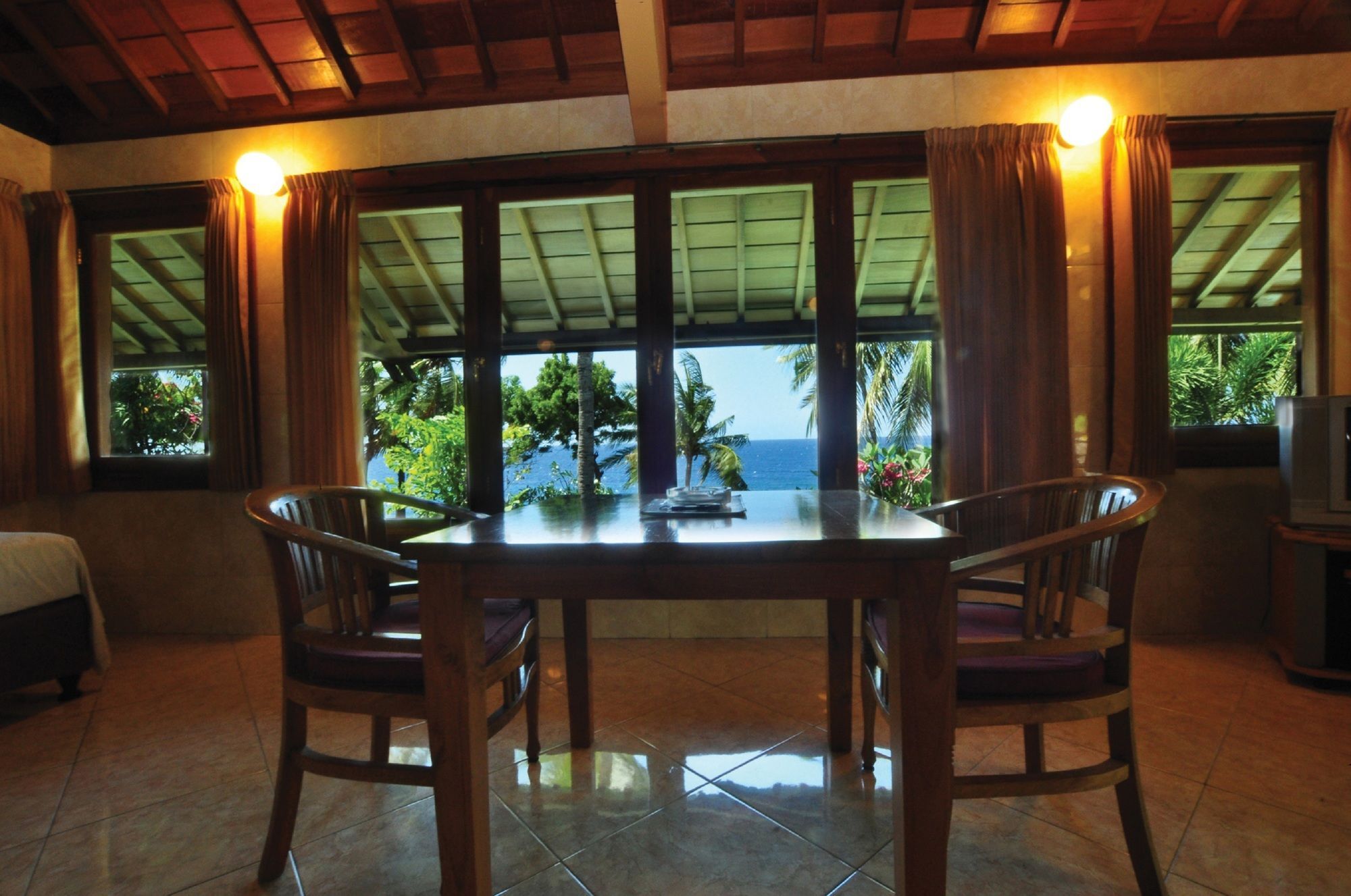 Tulamben Wreck Divers Resort & Restaurant Buitenkant foto